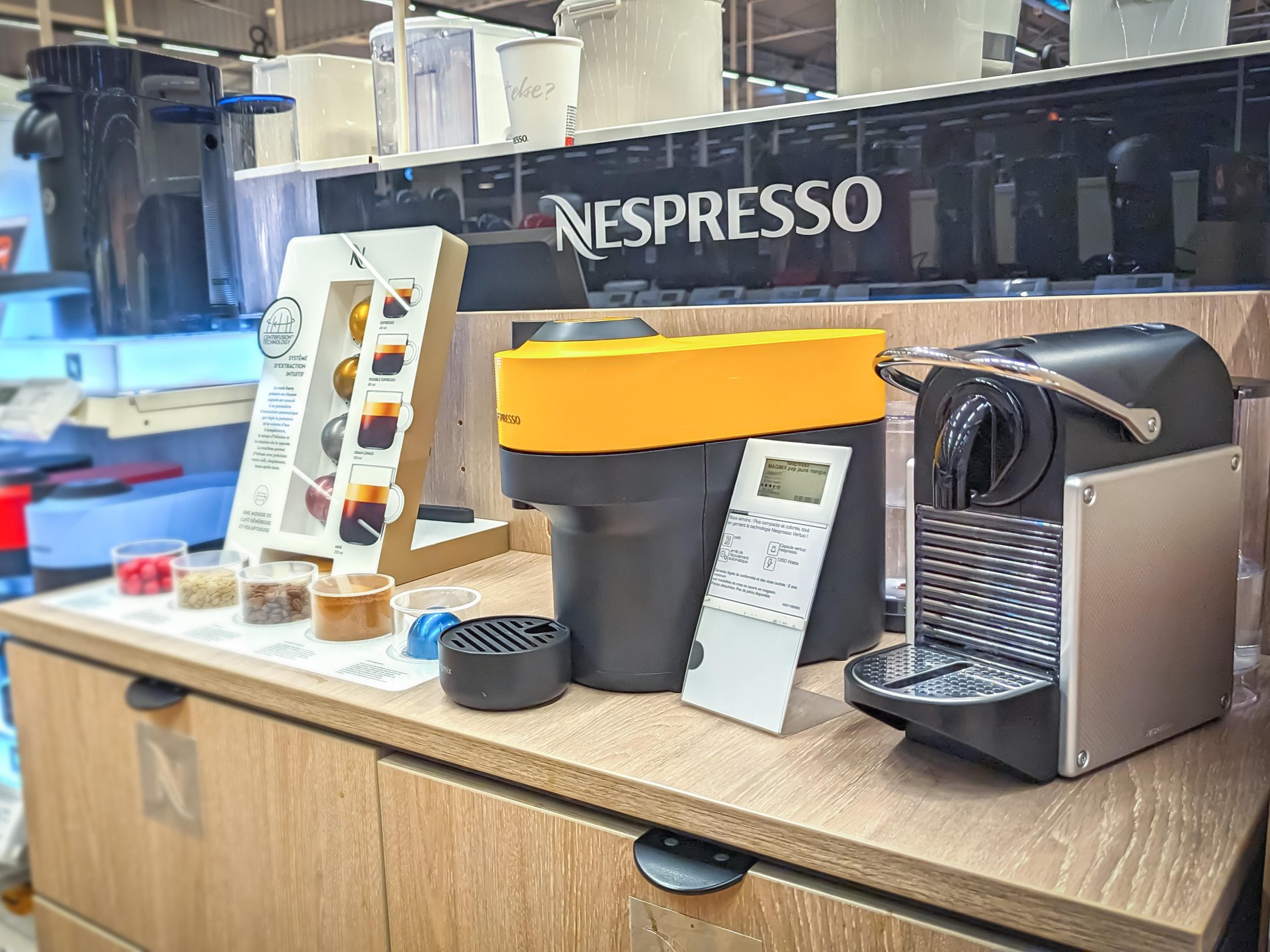 Machine à café Nespresso au magasin Boulanger Mâcon