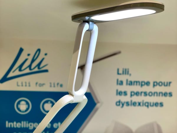 Découvrez la nouvelle lampe Lili aide aux personnes dyslexiques ! Boulanger Rosny-sous-Bois