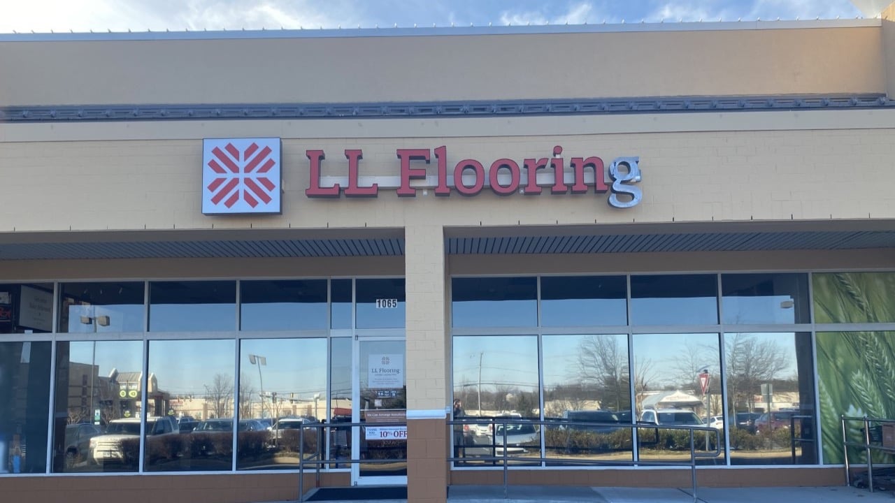 LL Flooring #1292 Leesburg | 1065 Edwards Ferry Road NE | Storefront