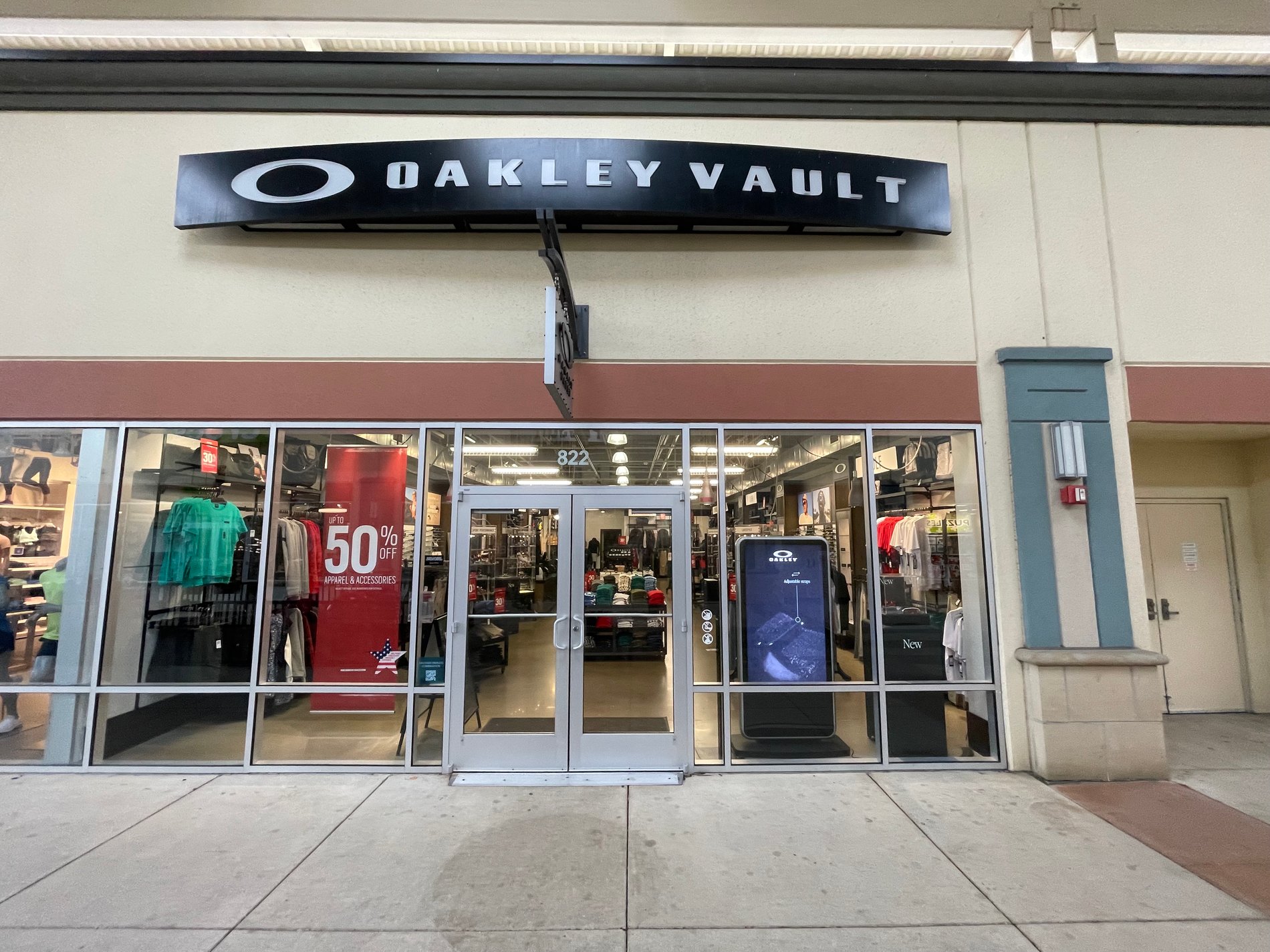 Oakley Vault, 10827 Kings Rd, Ste 820, Tanger Outlets Myrtle Beach, Myrtle  Beach, SC, Clothing Retail - MapQuest