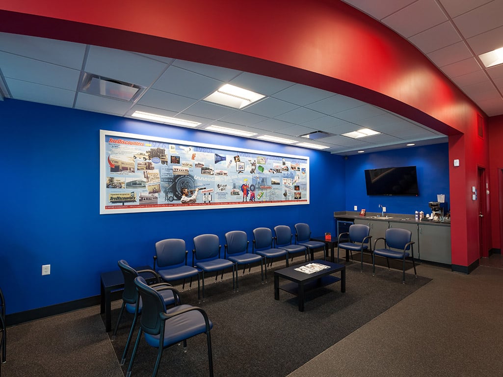 Tire Discounters Beechmont III tires, alignment, brakes, autoglass in