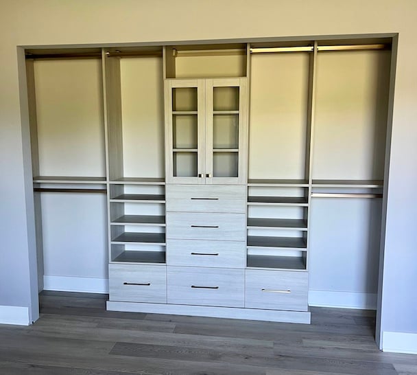 reach in closet, closet organization, custom closets, closet systems, closet accessories, closet storage, built in closets. Utica, Michigan
