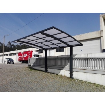 Aluminium Carport mit Polycarbonat Stegplatten