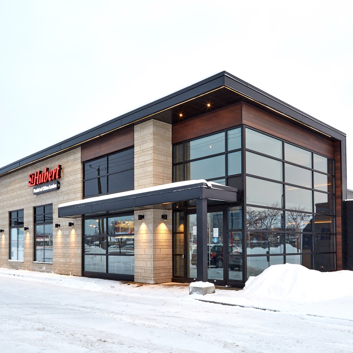 St-Hubert Restaurant and Bar - Brossard