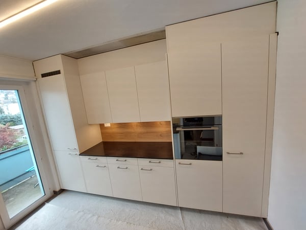 Küche mit Akzent in Holz Küsnacht