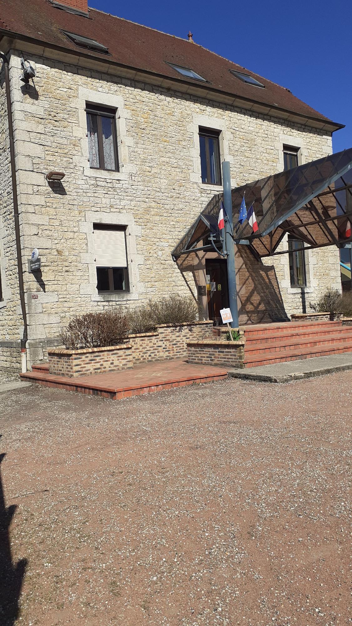 La Poste Agence Communale COMMENAILLES Mairie (39140) La Poste