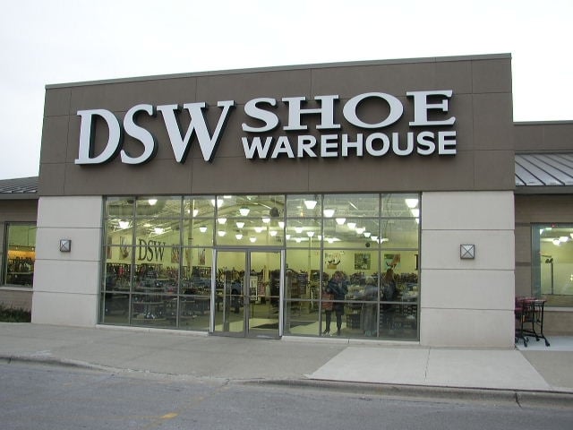 DSW | Shops at Oakbrook Place | Oak 