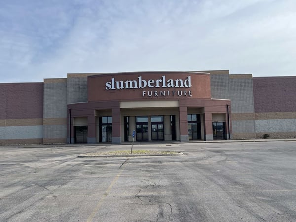 Lincoln Slumberland Furniture storefront