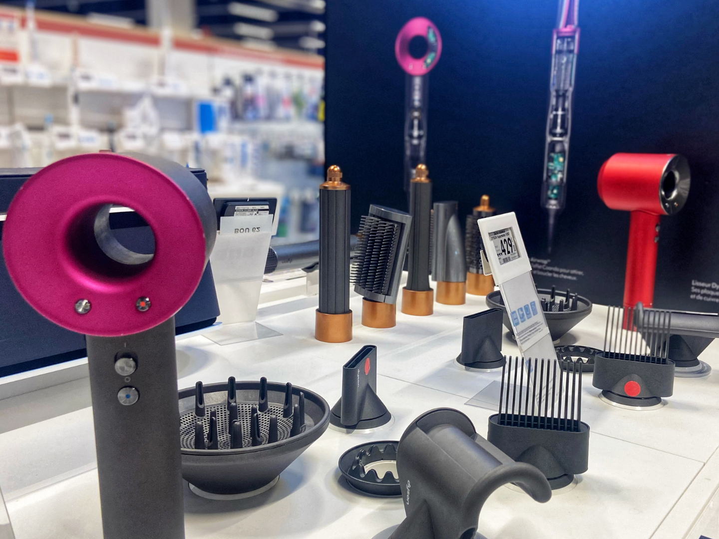 Table beauté dyson avec sèche cehveux chez boulanger montpellier lattes