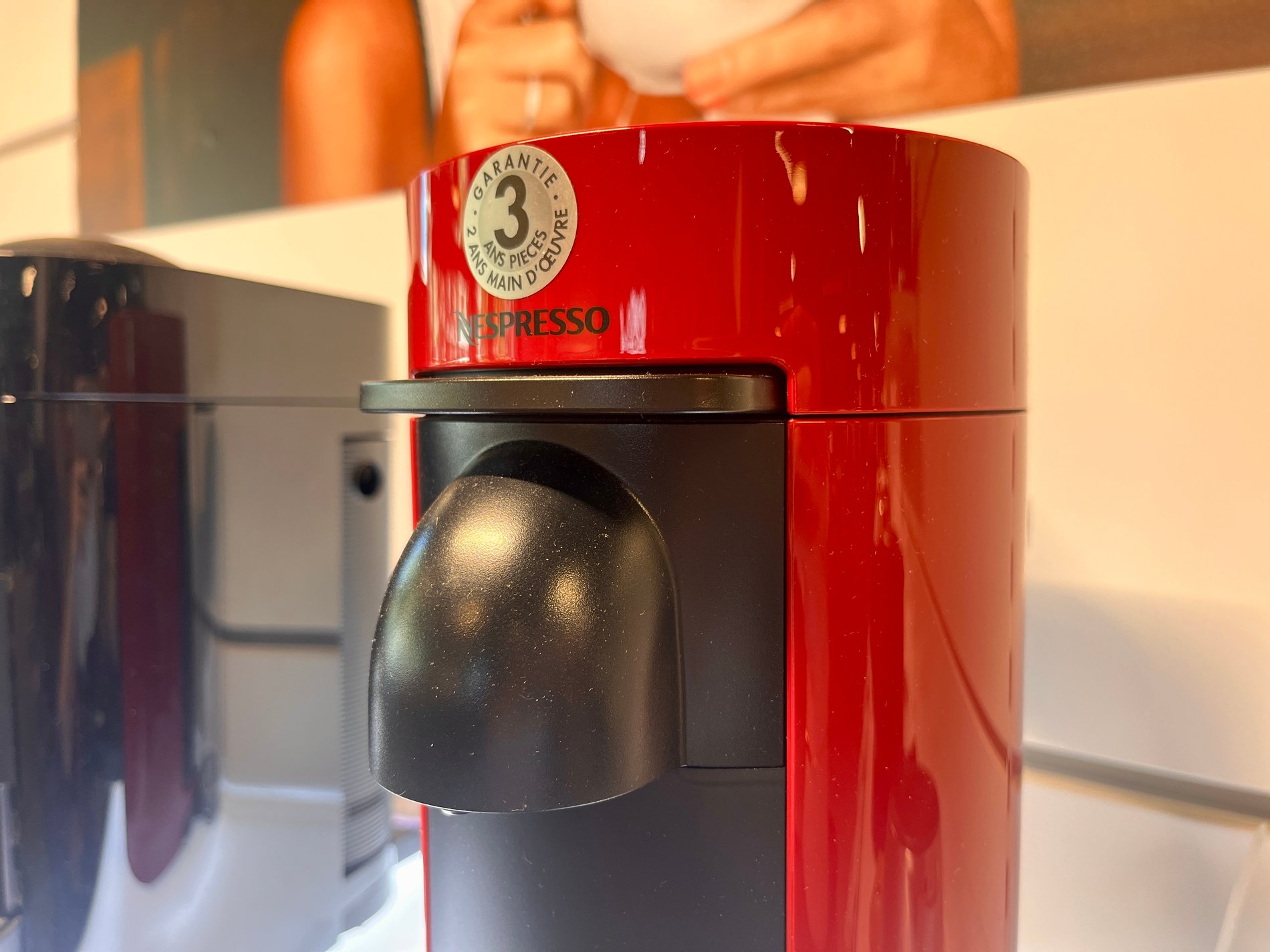 Machine à café Vertuo de chez Nespresso au sein de votre Boulanger Aix-en-Provence proche de pertuis, Salon de provence, Puyricard, Aix les milles, Venelles et Eguilles.