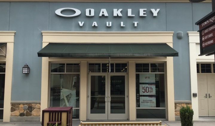 Oakley Vault Store in New Jersey Outlet Location Editorial Image - Image of  fashion, sports: 135627470