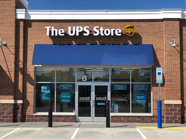 Facade of The UPS Store Pasadena
