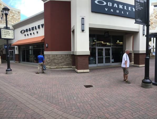 Oakley sunglasses shop outlet near me