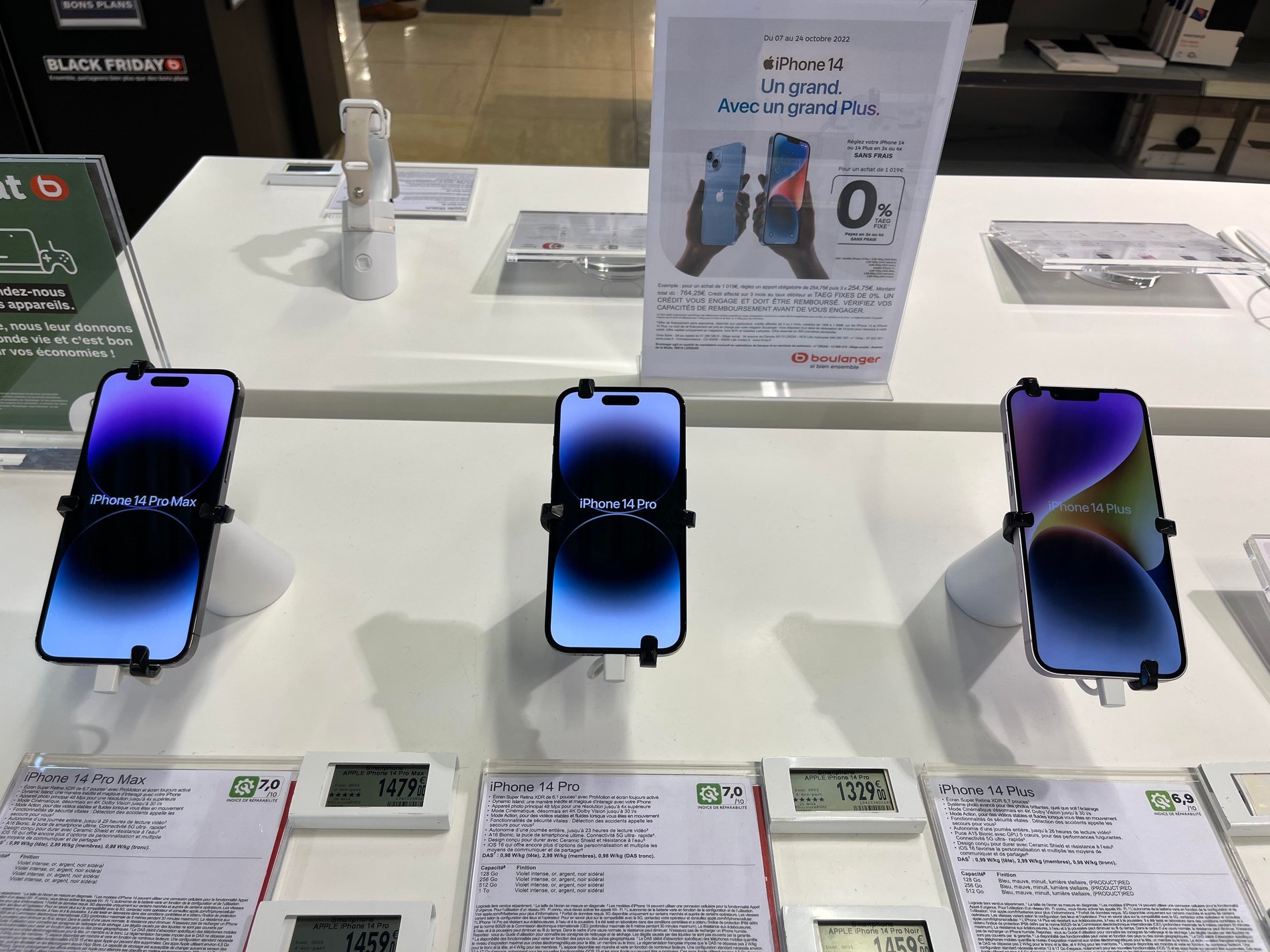 iphone 15, iphone 15 pro max, iphone 15 plus dans le shop in shop apple de boulanger nantes atlantis