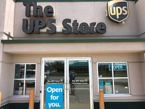 Storefront of The UPS Store in Waterloo, IA