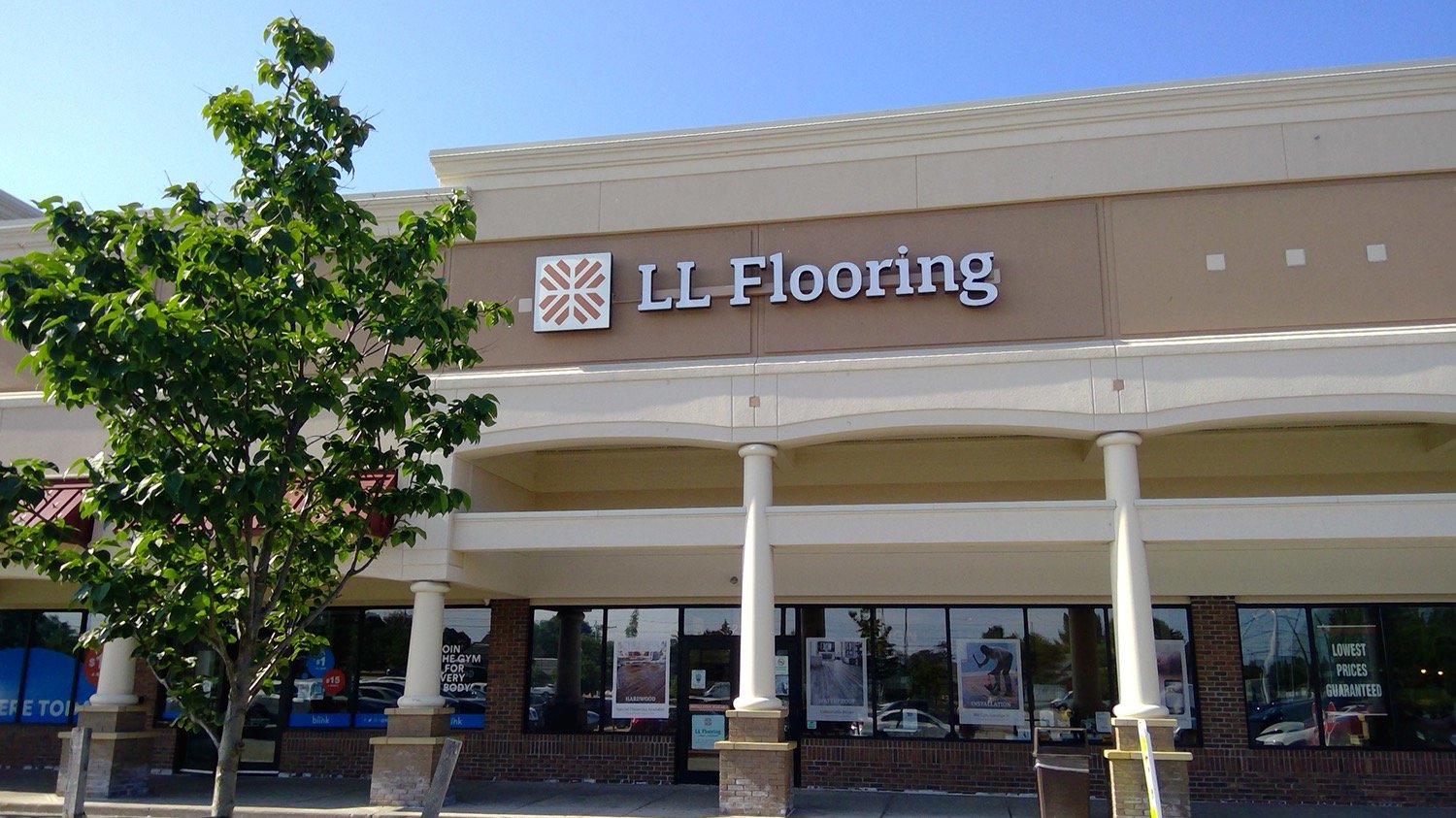 LL Flooring #1432 Greece | 2833 West Ridge Rd | Storefront