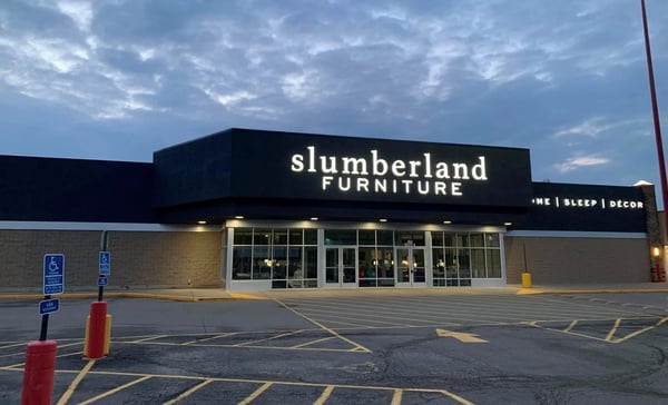 Slumberland storefront in Dundas, MN