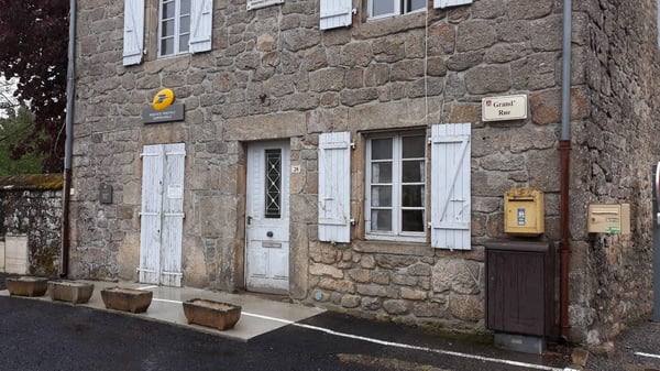Photo du point La Poste Agence Communale CHAMPAGNAC LA PRUNE Mairie