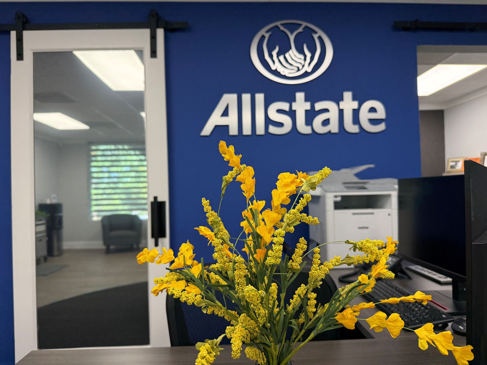 Colin Karich, licensed Allstate insurance agent serving Farragut, Knoxville, and East Tennessee, available for auto, home, and boat insurance consultations at 11416 Kingston Pike, Farragut TN 37934.