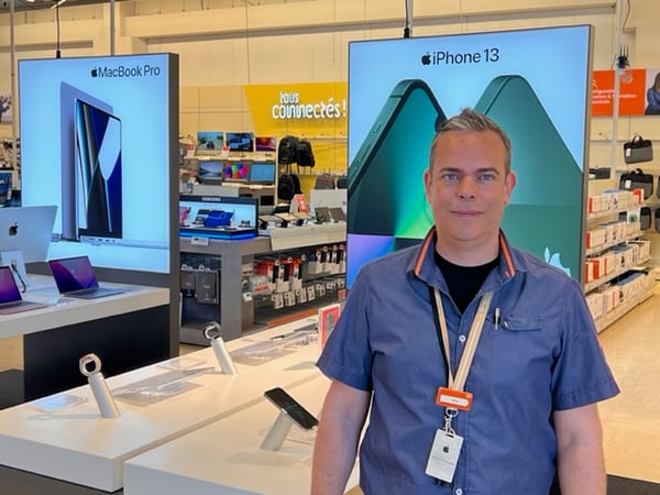 Yann conseiller de ventes en Multimédia ordinateurs portables imprimantes smartphones PS5 Apple Samsung Oppo Xiaomi