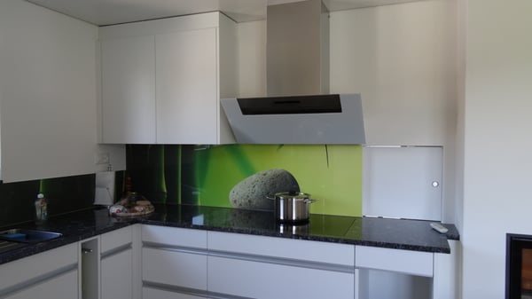Einbauküche mit Fotorückwand