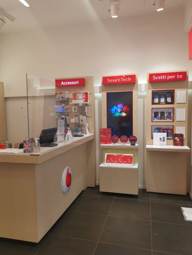 Vodafone Store | Montebello Della Battaglia