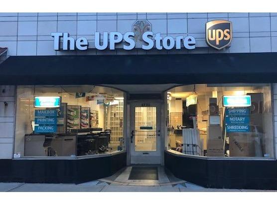 Facade of The UPS Store Brookside