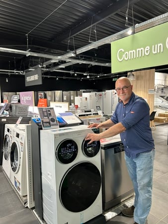 Sylvain, vendeur, magasin Boulanger Arles