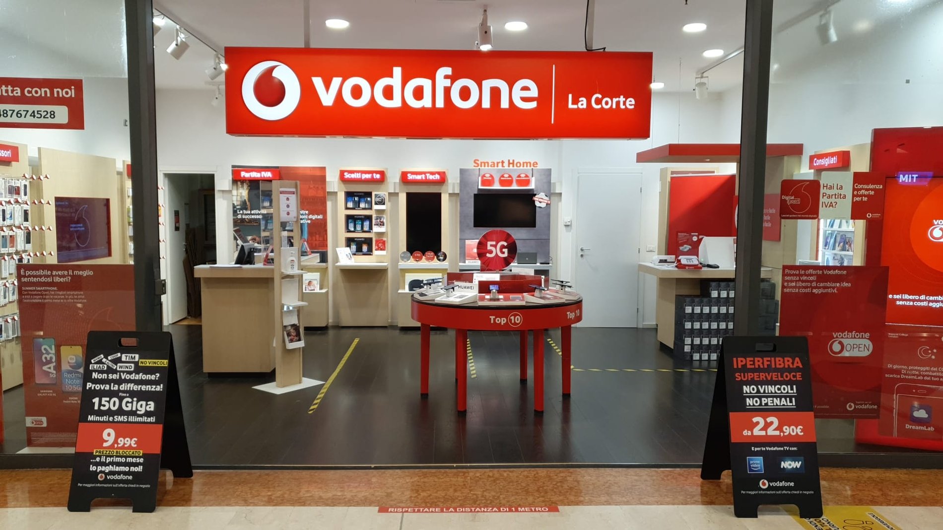 Vodafone Store | La Corte Lombarda