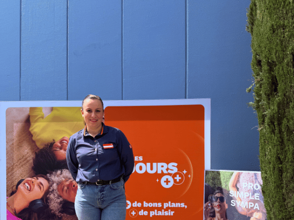 Fouzia conseillère service client magasin boulanger valence service après vente sav souriante solution infinity