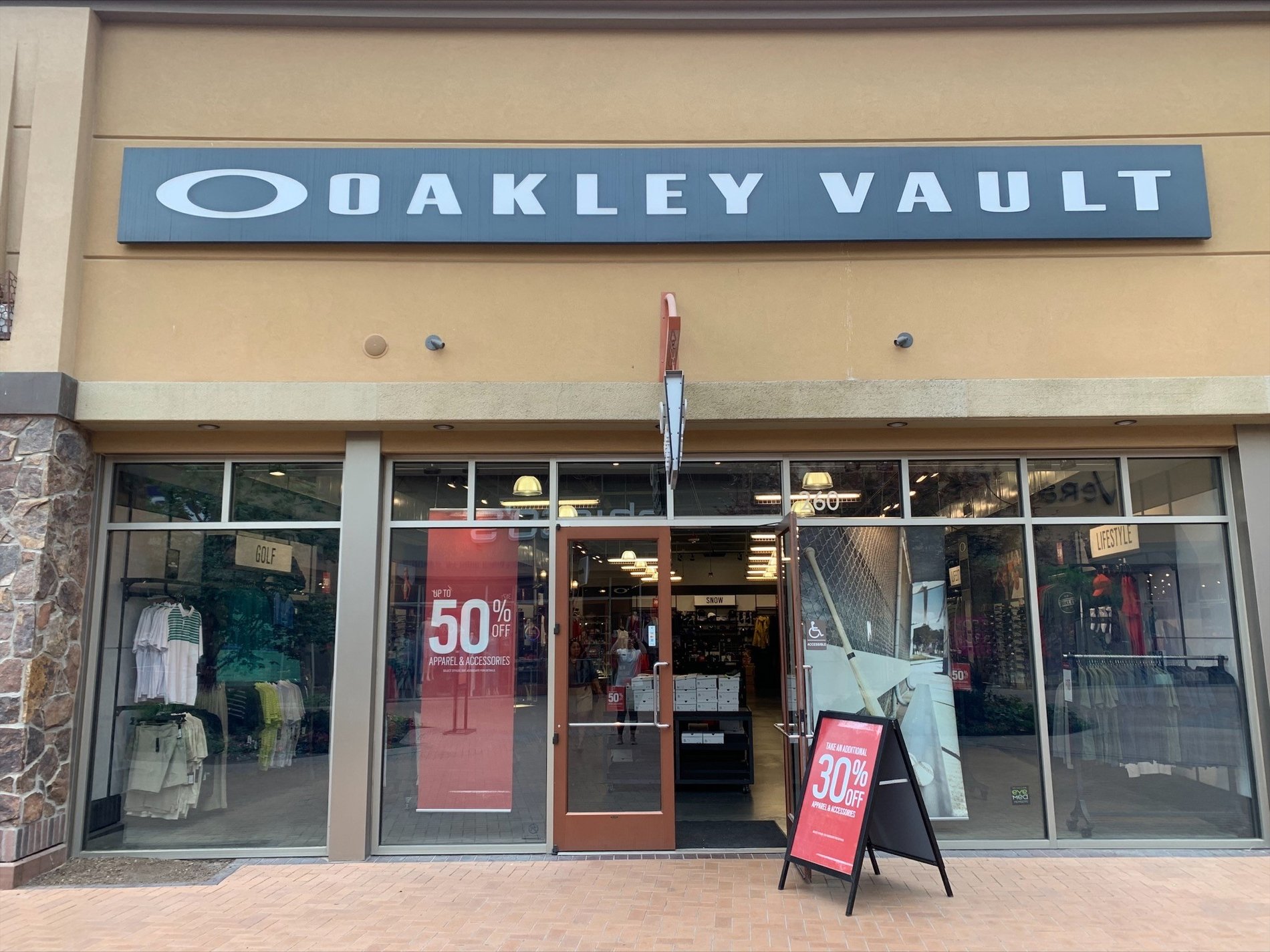 Oakley Vault, 80 Premium Outlet Blvd Merrimack, NH