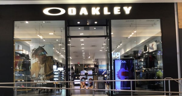 Oakley store outlet best sale