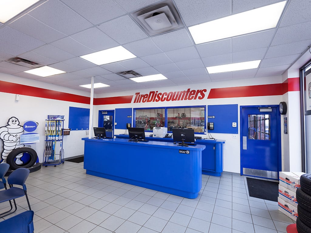 Tire Discounters Winford ByPass tires, alignment, brakes, autoglass in Hamilton, OH