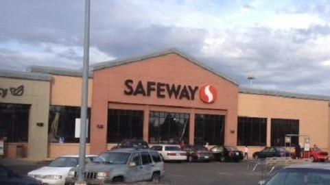 Seattle Seahawks pay for shoppers' groceries at Kent Safeway