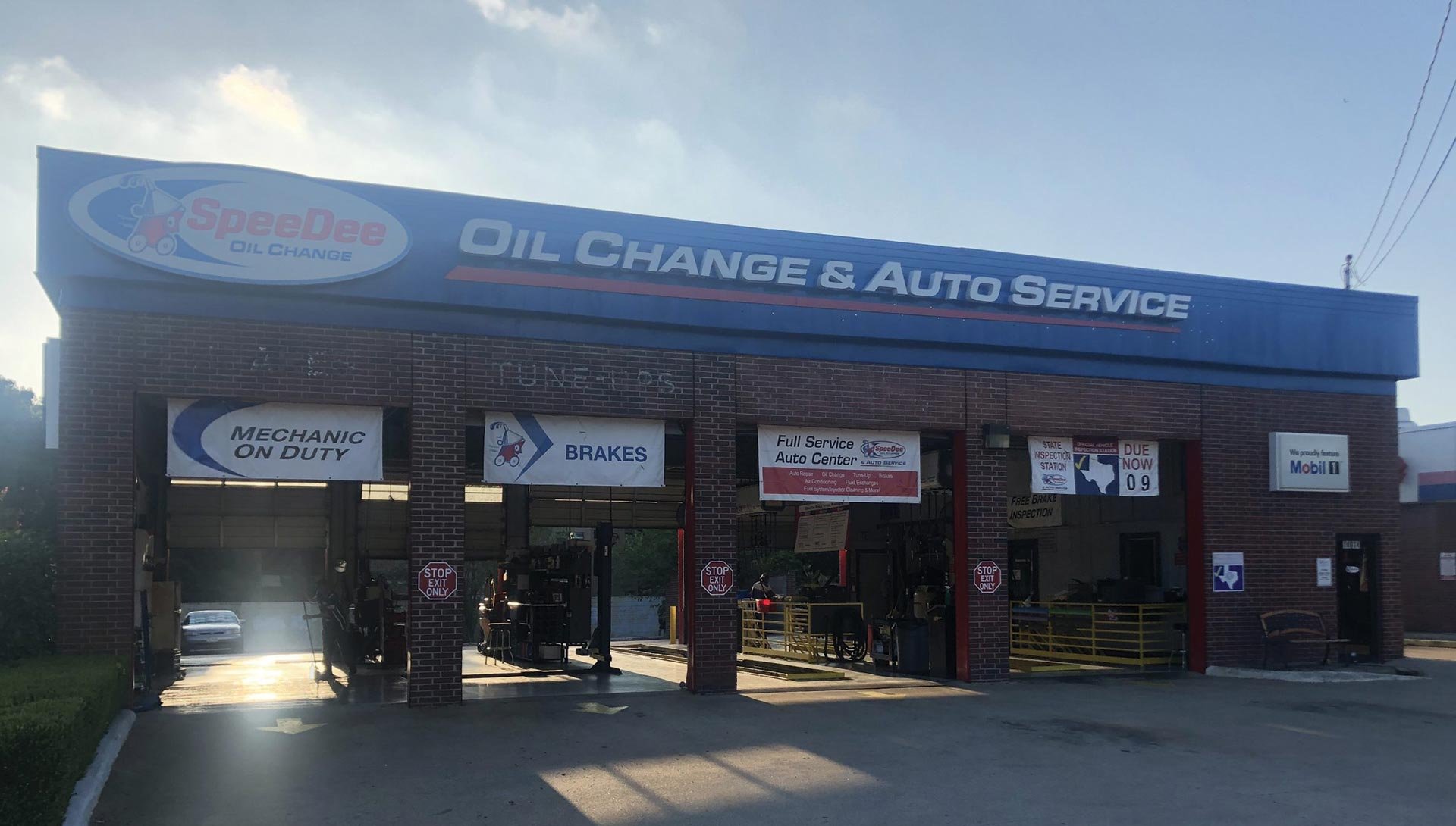 SpeeDee Oil Change & Auto Service in Dallas, TX 75240 14014 Montfort Dr