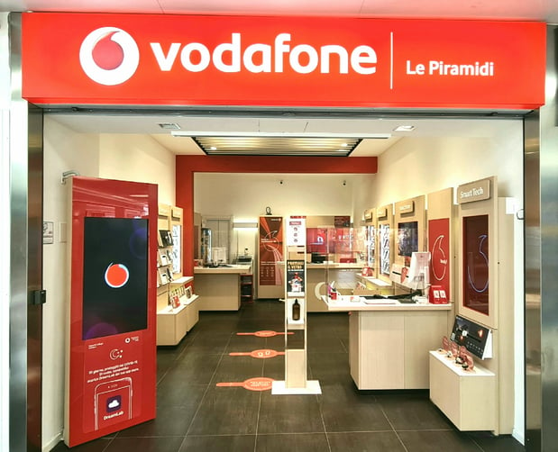 Vodafone Store | Le Piramidi