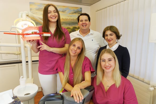 Ihr Praxisteam - Zahnarztpraxis Lächeln und Beissen in Herisau
