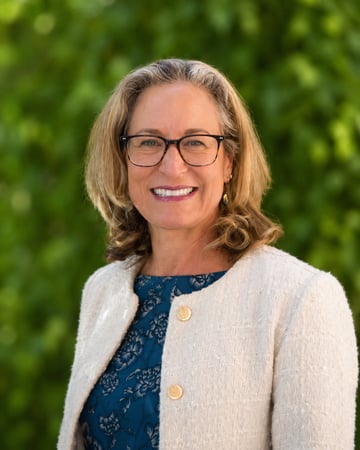 Photo of Laurie Creekbaum