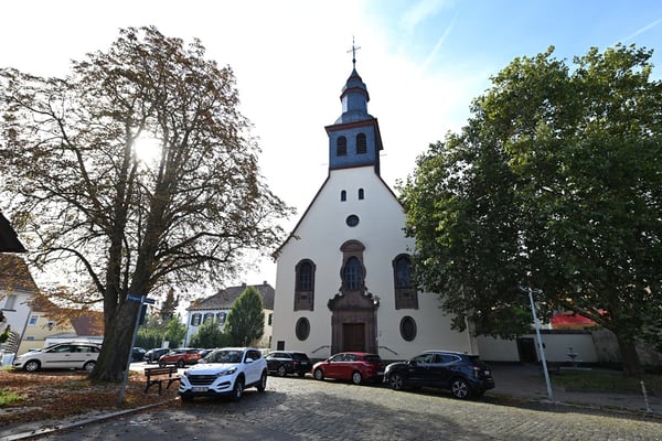 Evangelische Kirche Worms-Neuhausen (Foto: Ben Pakalski)