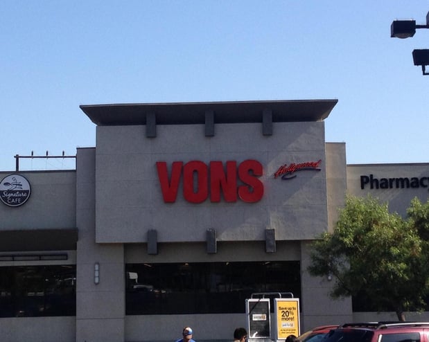 Vons Store Front Picture at 4520 Sunset Blvd in Los Angeles CA