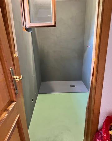 Resina a spatola su piastrelle