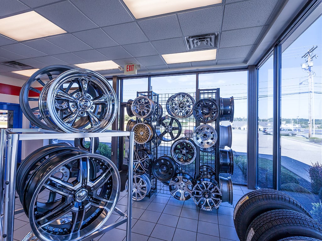 Tire Discounters W. Hamilton tires, alignment, brakes, autoglass in