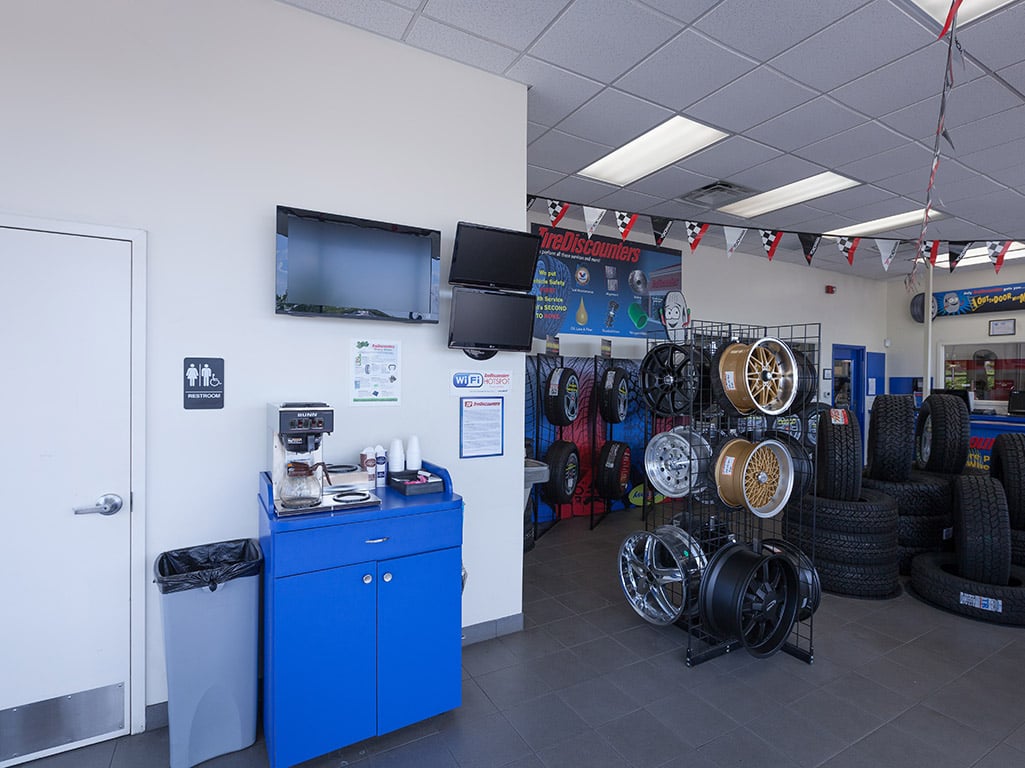 Tire Discounters Bypass Rd tires, alignment, brakes, autoglass in