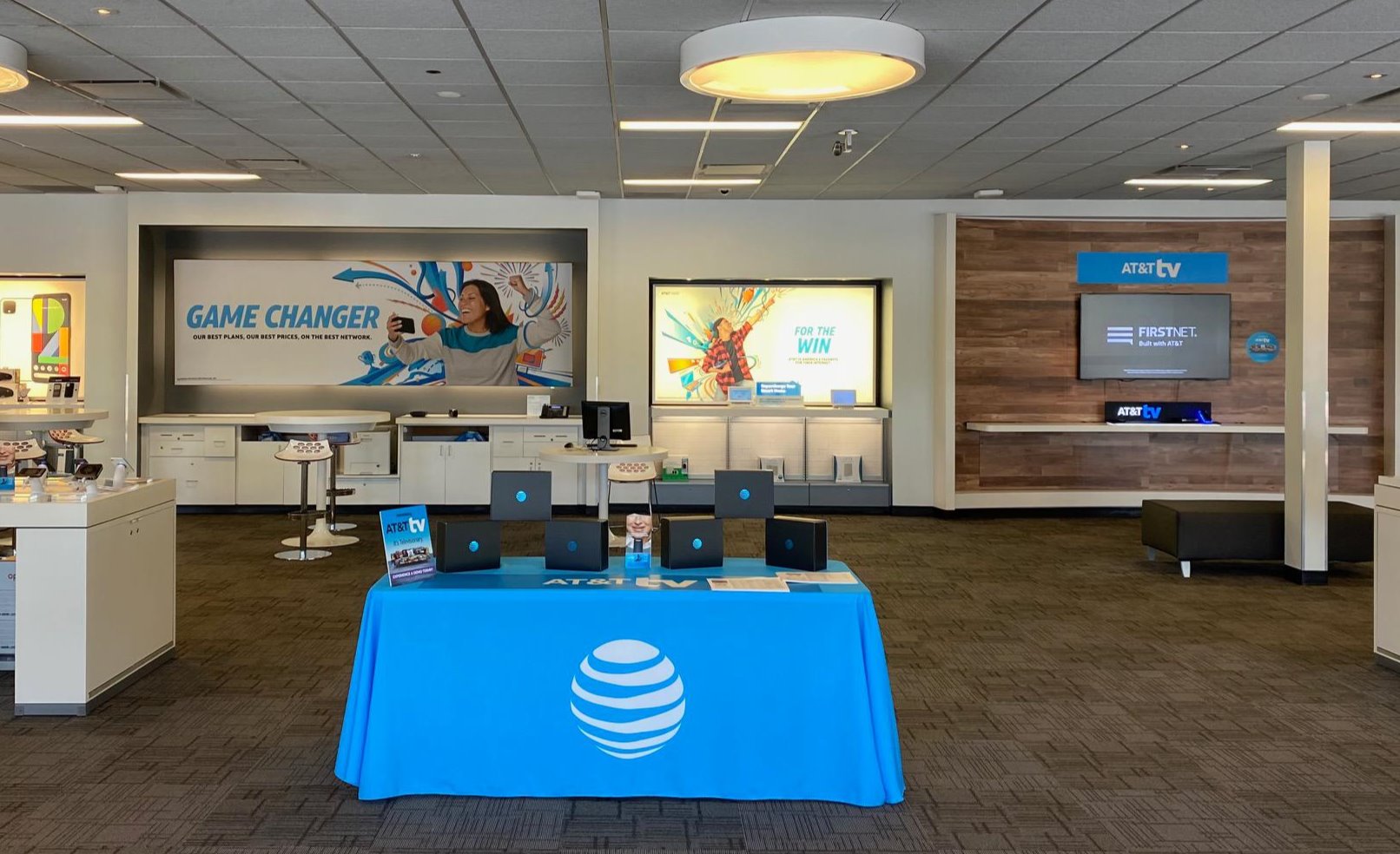 AT&T Store Boca West iPhone SE w/ Curbside Pickup Boca Raton, FL