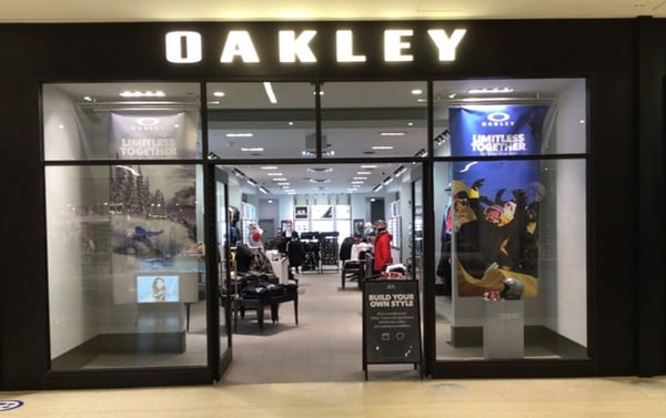 Oakley store 2024 woodfield mall