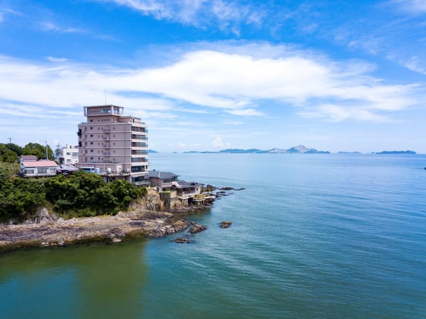 瀬戸内海を望みながら海の幸を堪能、心配りがうれしい宿【兵庫県　潮彩きらら祥吉】 | JTBリモートコンシェルジュ トラベルコンサルタントのおすすめ旅