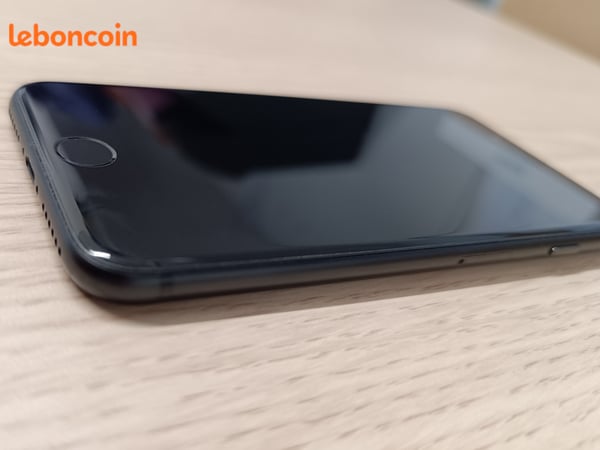 Demo Unit Smartphone Iphone Apple SE Noir 64 Go (Garantie 2 ans)