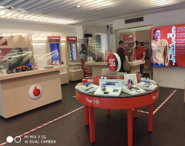 Vodafone Store | Ugo Bassi