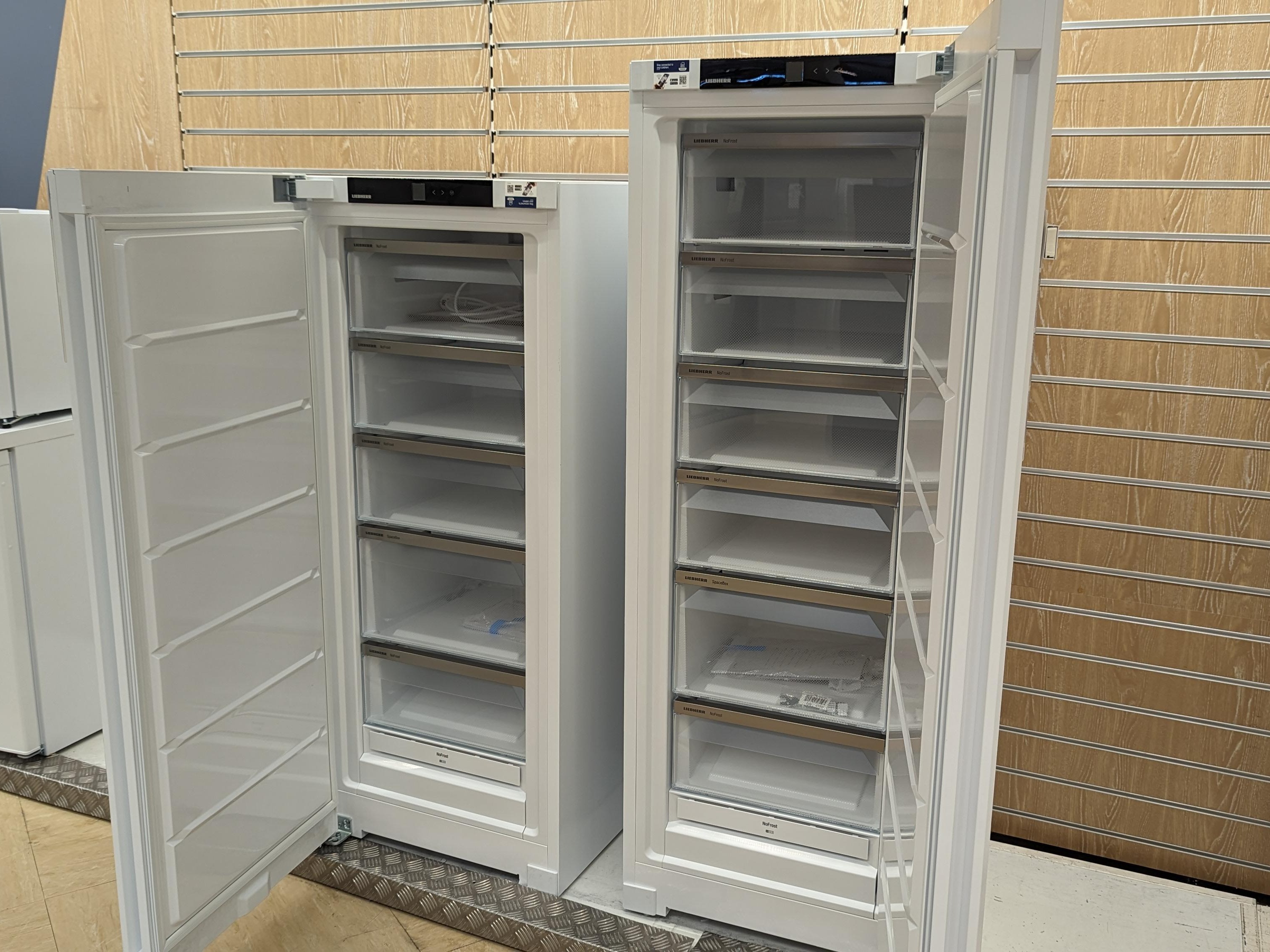 Venez découvrir nos congélateurs armoire Liebherr doté du dégivrage automatique et silencieux dans votre magasin Boulanger Coignières