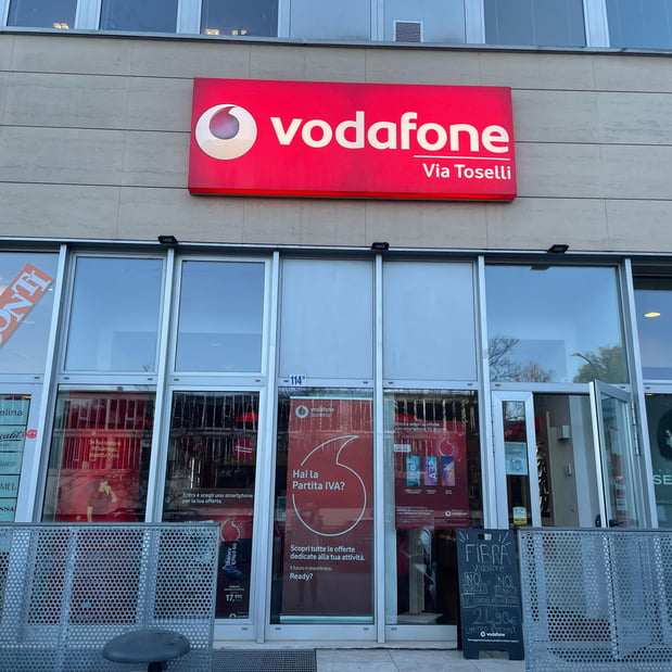Vodafone Store | Pietro Toselli